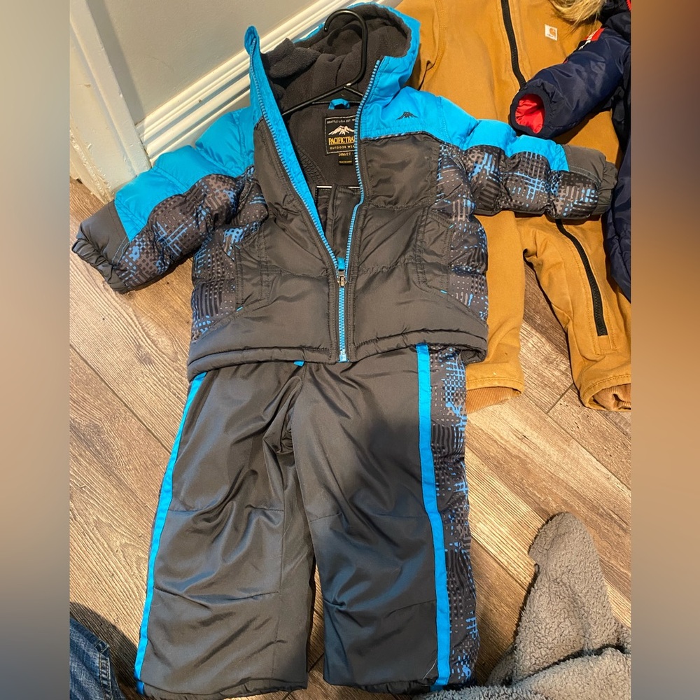 Kids snow suit